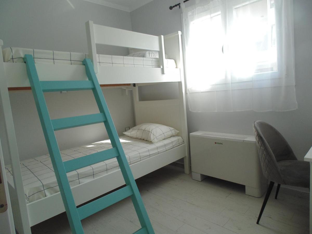 White Rose Apartment *